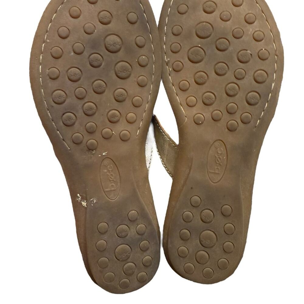 BOC Gold Floral Embellished Leather Thong Sandals Womens Size 7 - Picture 7 of 7